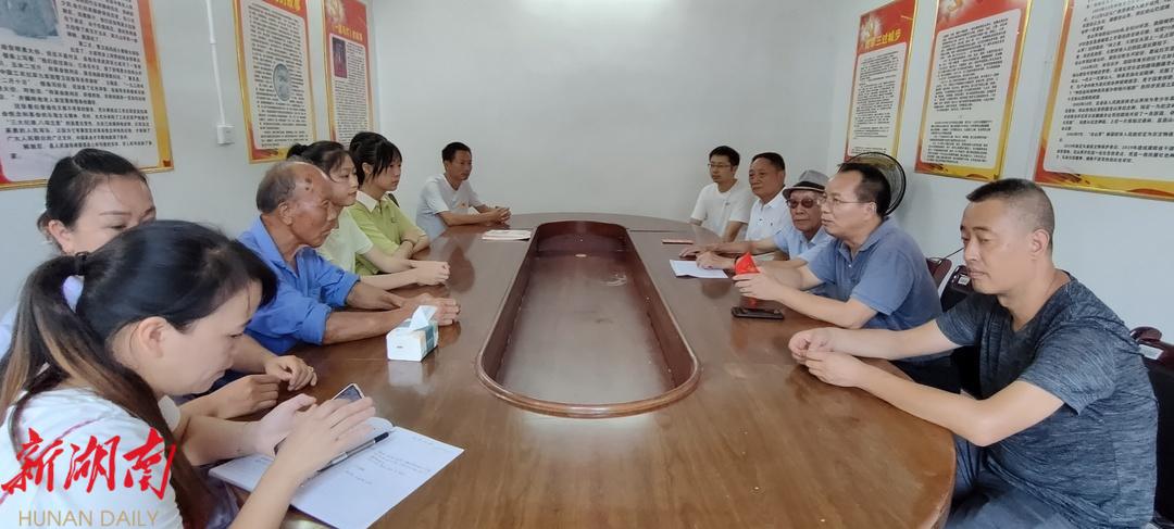 县关工委爱心助学贫困大学生_邵阳头条网